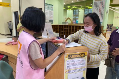 【中壢五權親子館】10月館務志工